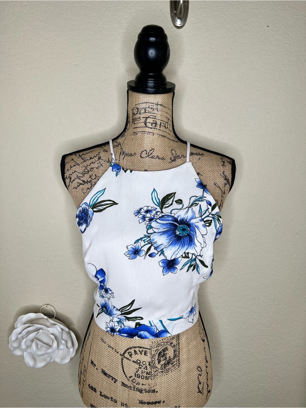 NTM: NWT Lush Havana Nights Blue Floral Open Back Tie Crop Top Size Large